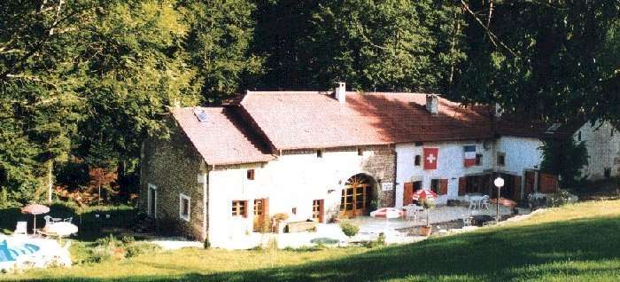 Gesamtansicht :Verkauf Wassermühle in Frankreich / Vogesen : Nutzung als Hotel, Pension , Reiterhof