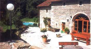 Terrasse / Pool : Verkauf Wassermühle in Frankreich / Vogesen : Nutzung als Hotel, Pension , Reiterhof