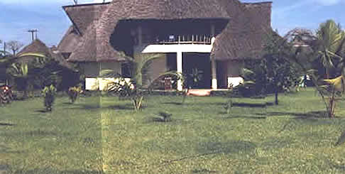 Ansicht Haus / Ferienhaus Kenia Diani Beach Ukunda, südlich von Mombasa : Ferienhaus / Haus Kenia / Diani Beach, Ukunda : Verkauf Haus Ferienhaus mit Pool südl. von Mombasa, 500 m zum Meer