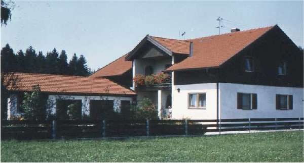 Ansicht Landhaus : Immobilien LK Traunstein / Oberbayern : Verkauf Landhaus in Trostberg, Bergblick