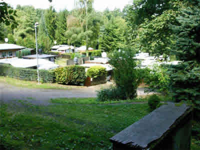 Ansicht Campingplatz: Verkauf Campingplatz mit Weiher und Terrassenanlage in Rheinland-Pfalz