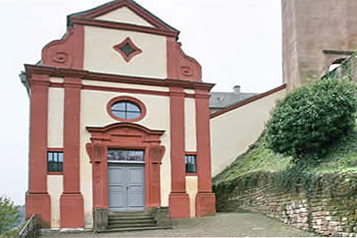 Schlosskapelle: Verkauf Barockschloss Südwestdeutschland / Rheinland-Pfalz: Grundsaniertes Barockschloss