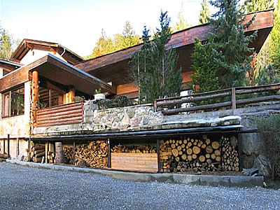 Haus Mittenwald Holzlager