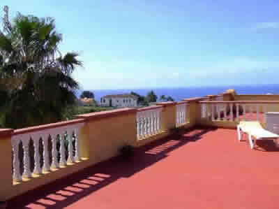 Dachterrasse mit Meer: Immobilien Teneriffa: Verkauf renovierte Finca mit EFH in bester Lage von Puerto de la Cruz / Teneriffa