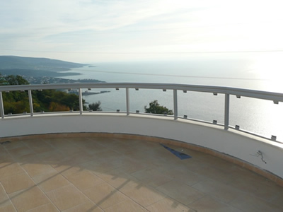 Aussicht: Verkauf Ferienwohnung / Apartment in der Region Bar / Montenegro, direkt am Meer