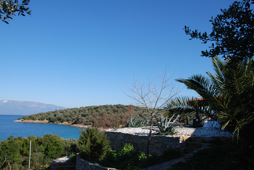 Ansicht Villa Griechenland : Verkauf Villa in einzigartiger Lage bei Volos / Pilion / Griechenland direkt am Meer