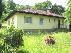 Immobilien Oberösterreich : Schnäppchen ! Verkauf Haus mit Hallenbad in Engelhartszell / Oberösterreich, 20 km nach Passau