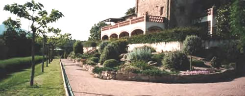Steingarten Anlage: Verkauf Masia / Finca / Landhaus / Naturstein - Anwesen  in Spanien / Costa Brava / Katalonien / Girona / Figueras, in der Nähe von Frankreich und Andorra 