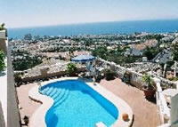 Verkauf einer Luxus Villa auf Teneriffa / Costa Adeje / San Eugenio Alto: Exklusive Villa, Nähe mehrerer Golfplätze, unverbaubarer Panoramablick auf Gomera und La Palma