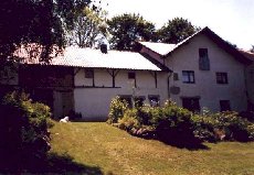 Verkauf Haus ( 1-2FH ) bei Bad Griesbach / Kreis Passau : Verkauf Haus mit angebauter Halle, Tierhaltung möglich