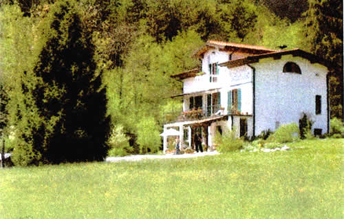 Ansicht Haus: Immobilien Gardasee: Anwesen / Landhaus / Haus bei Tremosine / Gardasee / Brescia: Alleinlage, Panoramablick
