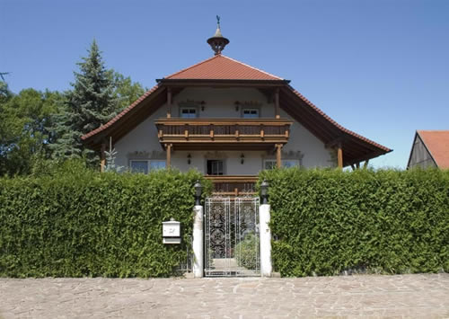 Ansicht Villa Vorn: Ideal für die große Familie, Gewerbetreibende und Individualisten