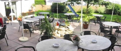 Terrasse: Verkauf Wohnhaus mit Restaurant und Kegelbahn bei Memmingen: Ideal für  Existenzgründer