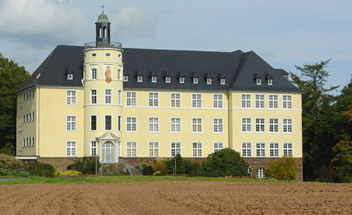 Ansicht Hauptgebäude Kloster: Verkauf ehemaliges Kloster in der Eifel /Süddeutschland / Rheinland - Pfalz: Verkauf Kloster mit Nebengebäuden
