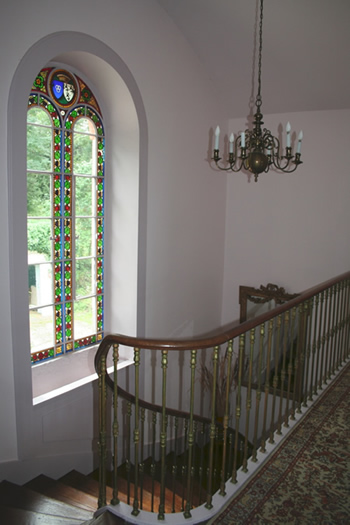 Treppenaufgang: Verkauf Schloss / Chateau / Landsitz bei Besancon, nahe der Deutschen und Schweizer Grenze. 