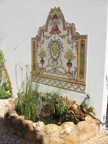 Froschbrunnen: Verkauf Villa mit Pool in Portimao / Algarve / Portugal: Strandnähe,  ruhige Lage