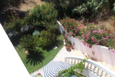 Garten: Verkauf Villa mit Pool in Portimao / Algarve / Portugal: Strandnähe,  ruhige Lage