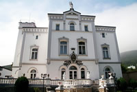 Schloss Tschechien: Schloss / ehemaliges Kloster bei Teplice, zwischen Dresden und Prag