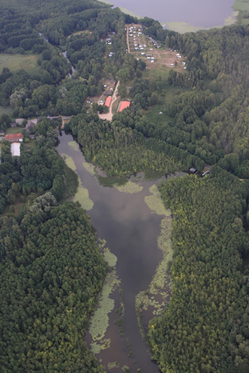 Luftbild: Verkauf  Campingplatz direkt am See  an der Mecklenburgischen Seenplatte bei Mirow: 700 Stellplätze