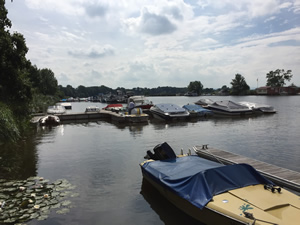 Verkauf Campingplatz an Gewässer NRW Bootssteganlage