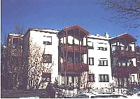 Ansicht Haus mit Atelier Wohnung : Immobilien Frankfurt / Main Taunus : Verkauf Atelier Wohnung in Liederbach bei Frankfurt