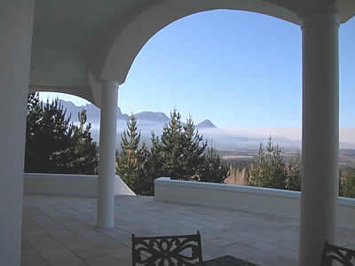 Aussicht Terrasse: Villa Südafrika /Western Cape / Sommerset West / Boland /bei Kapstadt: Verkauf einer herrschaftlichen Villa auf der exklusiven Golfanlage Erinvale