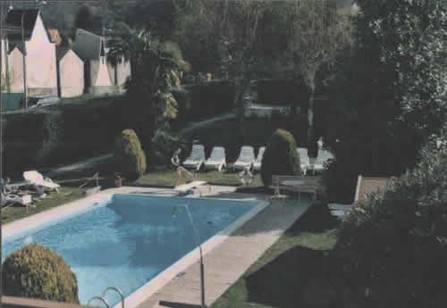 Schwimmbad mit Garten: Vermietung Appartment / Ferienwohnung am Lago Maggiore : Casa Augusta in Maccagno / Lago Maggiore / Tessin