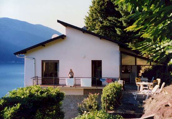 Ansicht Haus : Immobilien Lago Maggiore : Verkauf EFH / Einfamilienhaus am Lago Maggiore, Nähe Schweizer Grenze